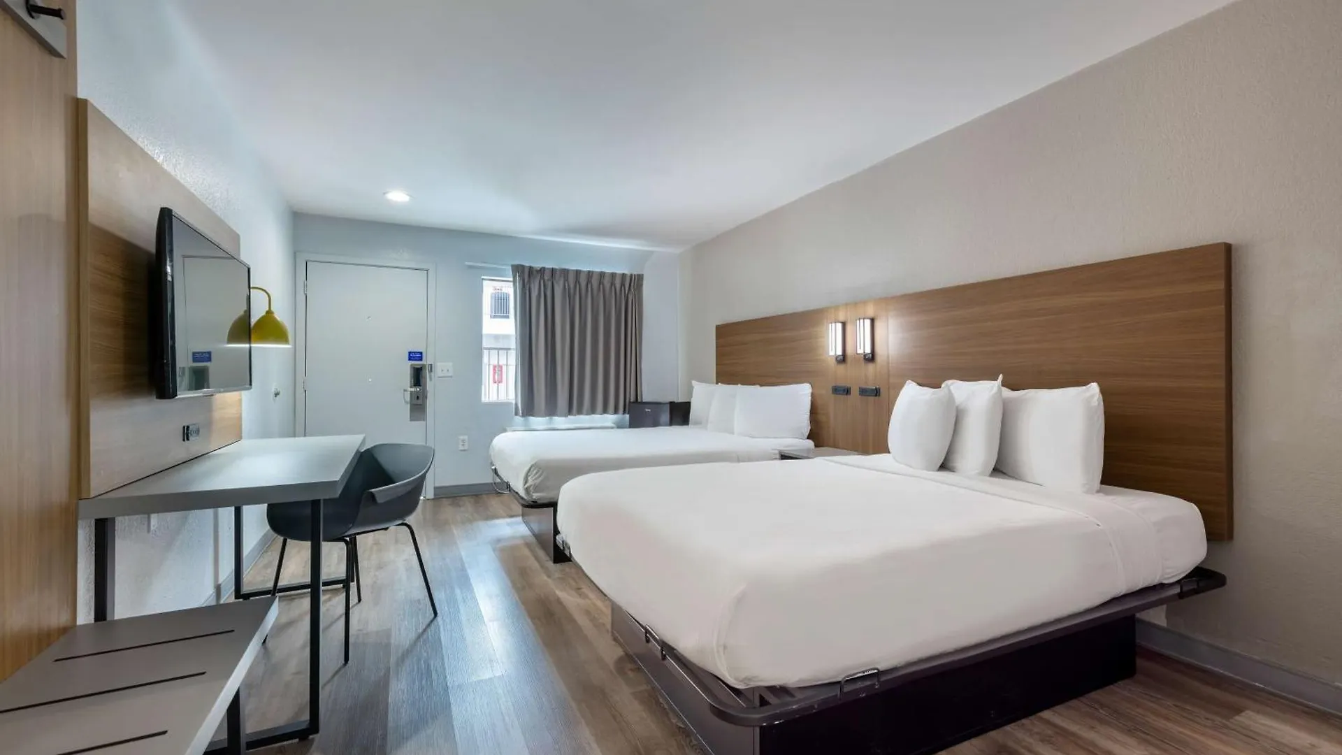 Hotel Motel 6-Santa Ana, Ca